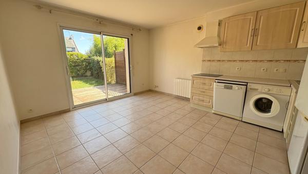 Maison 2 chambres avec jardin dans le bourg de Plougoumelen