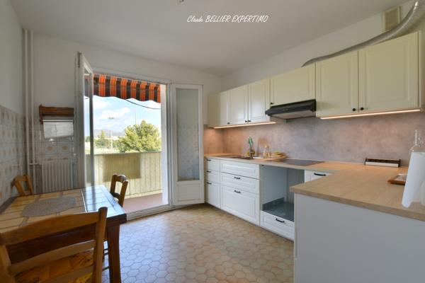 Marseille (13014) APPARTEMENT T5 DE 102 m2, Traversant, sa Cave, son Parking ses 2 balcons avec leur vue dégagée