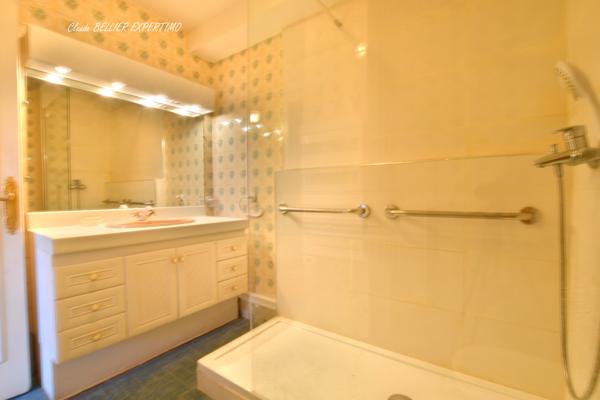 Marseille (13014) APPARTEMENT T5 DE 102 m2, Traversant, sa Cave, son Parking ses 2 balcons avec leur vue dégagée