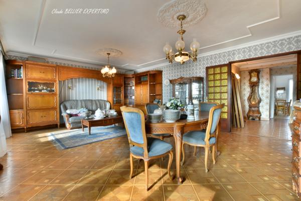 Marseille (13014) APPARTEMENT T5 DE 102 m2, Traversant, sa Cave, son Parking ses 2 balcons avec leur vue dégagée