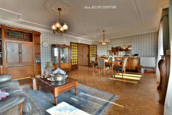 Marseille (13014) APPARTEMENT T5 DE 102 m2, Traversant, sa Cave, son Parking ses 2 balcons avec leur vue dégagée