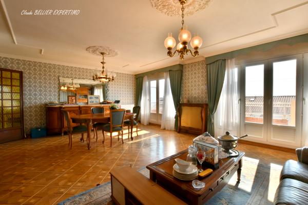 Marseille (13014) APPARTEMENT T5 DE 102 m2, Traversant, sa Cave, son Parking ses 2 balcons avec leur vue dégagée