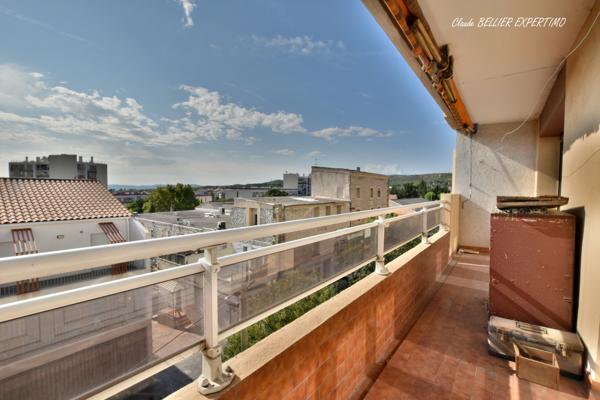 Marseille (13014) APPARTEMENT T5 DE 102 m2, Traversant, sa Cave, son Parking ses 2 balcons avec leur vue dégagée