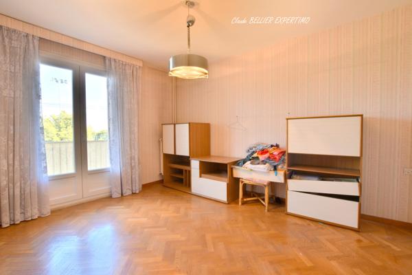 Marseille (13014) APPARTEMENT T5 DE 102 m2, Traversant, sa Cave, son Parking ses 2 balcons avec leur vue dégagée