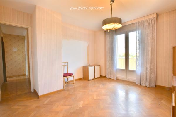 Marseille (13014) APPARTEMENT T5 DE 102 m2, Traversant, sa Cave, son Parking ses 2 balcons avec leur vue dégagée