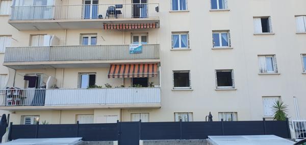 Marseille (13014) APPARTEMENT T5 DE 102 m2, Traversant, sa Cave, son Parking ses 2 balcons avec leur vue dégagée