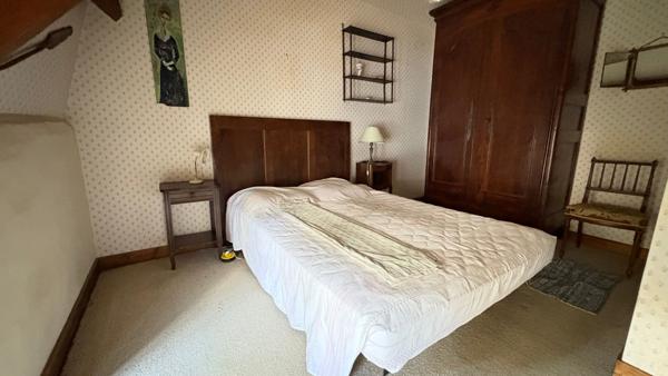 Chaumière située dans un village de pierre proche du bourg de Plougoumelen