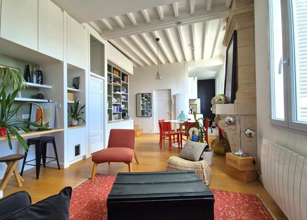 CHARTRONS - DUPLEX - LUMINEUX - CHARME DE L'ANCIEN - PARFAIT ETAT