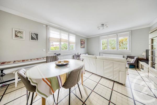 Maison à vendre  5 pièces - 107 m 2   MONTGERON  - 91