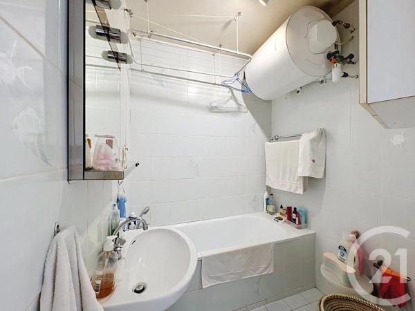 Appartement F4 à vendre  4 pièces - 80,31 m 2   LEVALLOIS PERRET  - 92