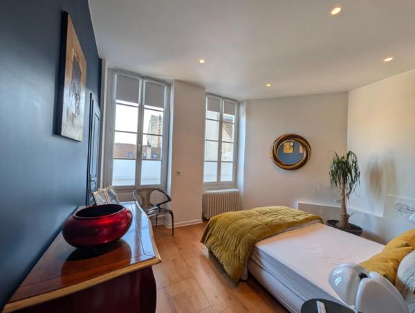 CHALON SUR SAONE (71) à vendre appartement de standing 141 m² ascenseur, garage, place de parking !