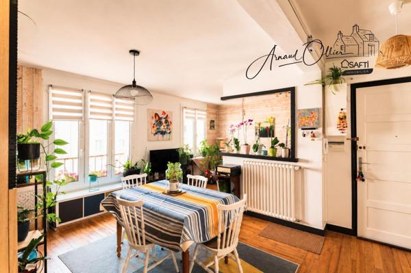 Le charme du Petit Paris à Brest : un T3 lumineux et chaleureux où il fait bon vivre.