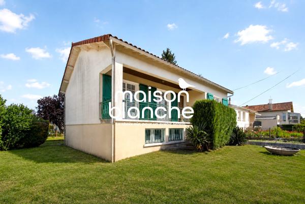 Maison de caractère des années 60 avec beau potentiel