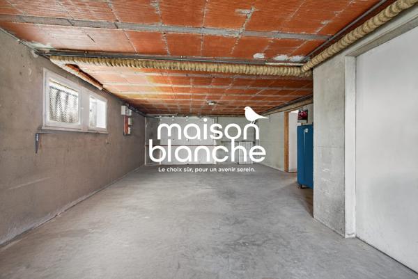 Maison de caractère des années 60 avec beau potentiel