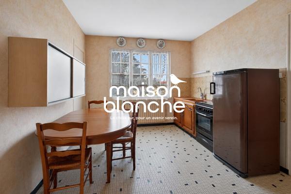 Maison de caractère des années 60 avec beau potentiel