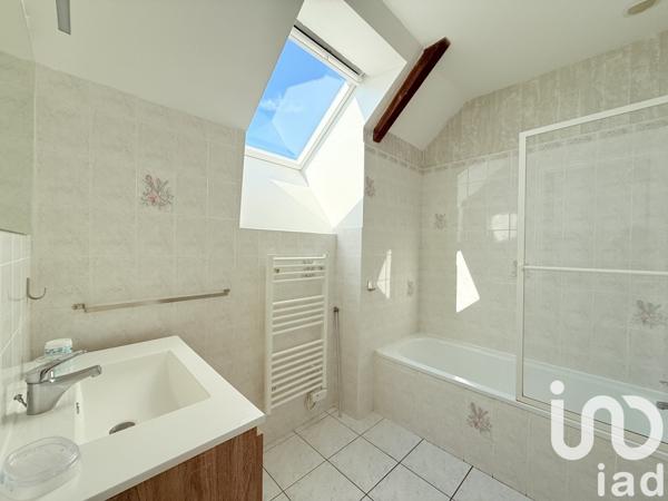 Gîte 6 pièces de 114 m² à Saint-Méloir-des-Ondes (35350)