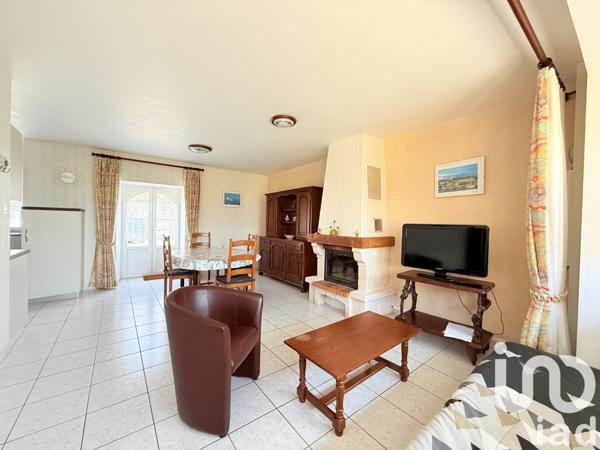 Gîte 6 pièces de 114 m² à Saint-Méloir-des-Ondes (35350)