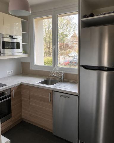 Appartement Saint Germain En Laye 3 pièce(s) 59.70 m2 Loyer 1 190 €/mois charges comprises **  - Référence  18546