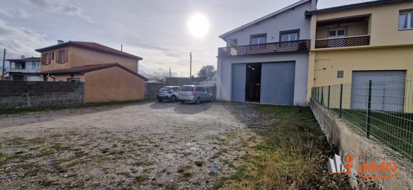 100m² habitables + 110m² de garage transformables