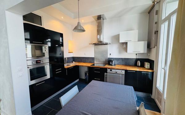 Appartement à vendre    3 pièces • 60 m2 Sète