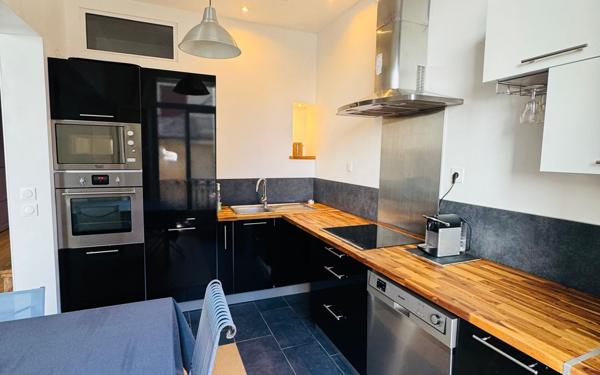 Appartement à vendre    3 pièces • 60 m2 Sète