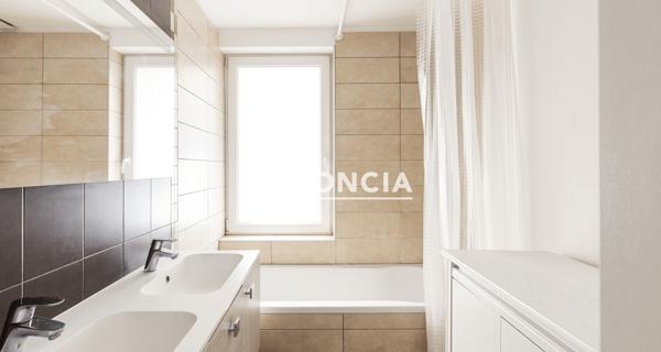 À vendre Appartement 4 pièces 69 m² - Lille 59800