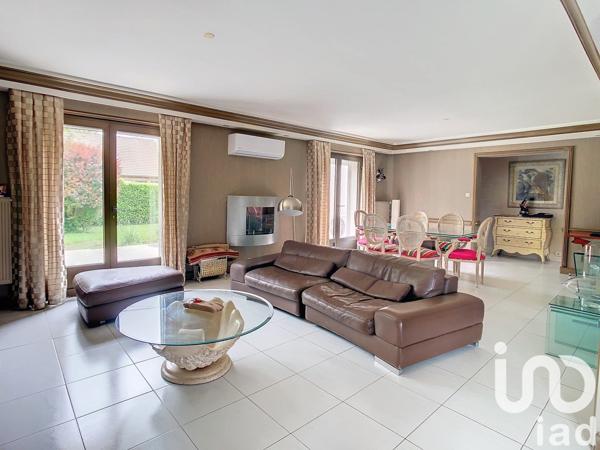 Maison traditionnelle 6 pièces de 163 m² à Bully-les-Mines (62160)