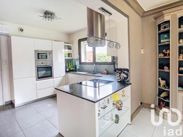 Maison traditionnelle 6 pièces de 163 m² à Bully-les-Mines (62160)