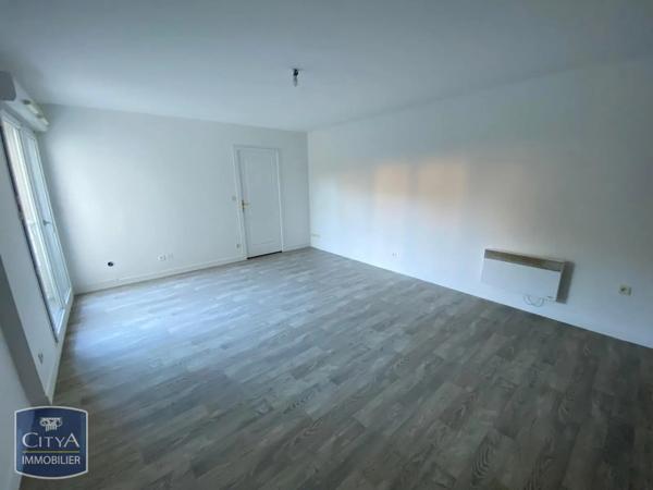 Appartement à louer 2 pièces 51.2m² Charleville-Mézières (08000)