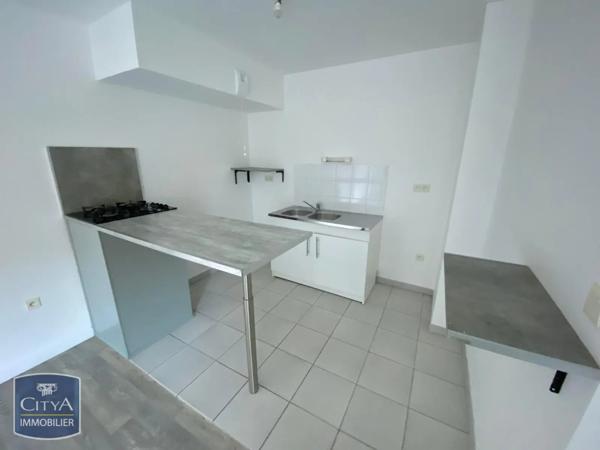 Appartement à louer 2 pièces 51.2m² Charleville-Mézières (08000)