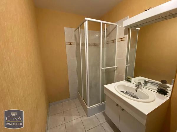 Appartement à louer 2 pièces 51.2m² Charleville-Mézières (08000)