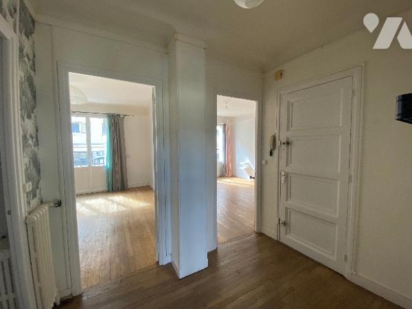 CAEN CENTRE PROCHE PLACE DE LA RESISTANCE ET PORT DE PLAISANCE F2 52 M² AVEC CAVE