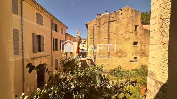 Maison de village de 380 m² sur 558 m² cloturé - 2 entrées -