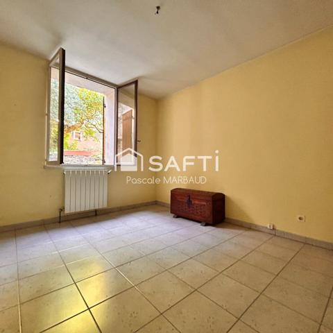 Maison de village de 380 m² sur 558 m² cloturé - 2 entrées -