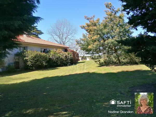 Au calme, jardin clos et arboré, au portes de Baignes