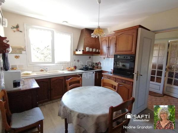 Au calme, jardin clos et arboré, au portes de Baignes