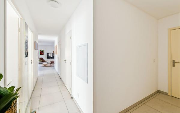 Appartement à vendre    3 pièces • 77 m2 Saint-Laurent-du-Var