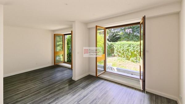 Studio  TBE  26 m2  calme  jardin  lumineux  Le Chesnay