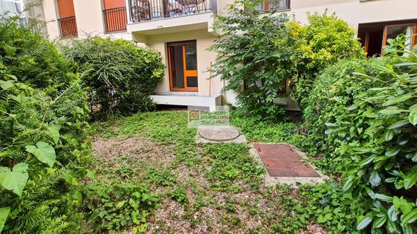 Studio  TBE  26 m2  calme  jardin  lumineux  Le Chesnay