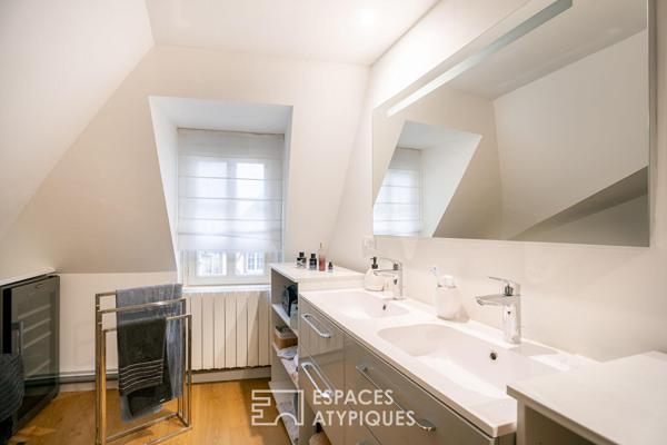 Appartement rénové sous les toits de l’intra-muros Vannetais