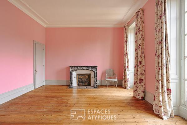 Hôtel particulier historique et son pavillon au cachet atypique