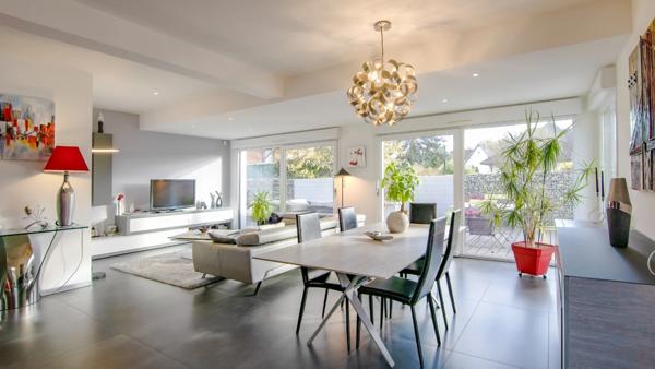 A la vente à BLOTZHEIM (68) maison contemporaine de 7 pièces avec jardin, sous-sol et garage