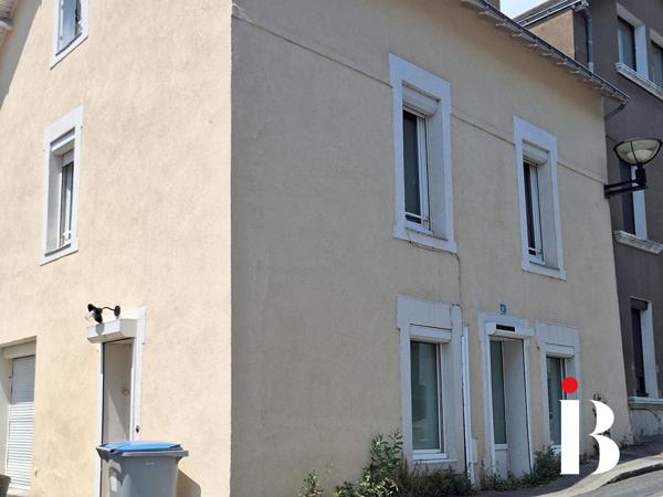 A 10 mn d'Atlantis, maison-appartement de bourg 5 chambres