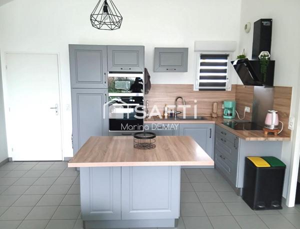 ? Maison 98 m² avec suite parentale au RDC, garage 20 m² et terrain clos 339 m² – proche commerces à Talmont-Saint-Hilaire !