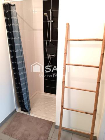 ? Maison 98 m² avec suite parentale au RDC, garage 20 m² et terrain clos 339 m² – proche commerces à Talmont-Saint-Hilaire !