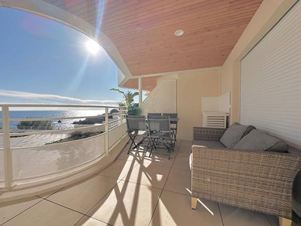 Appartement d'exception pleine vue mer pied dans l'eau à vendre entre Saint Raphaël et Cannes