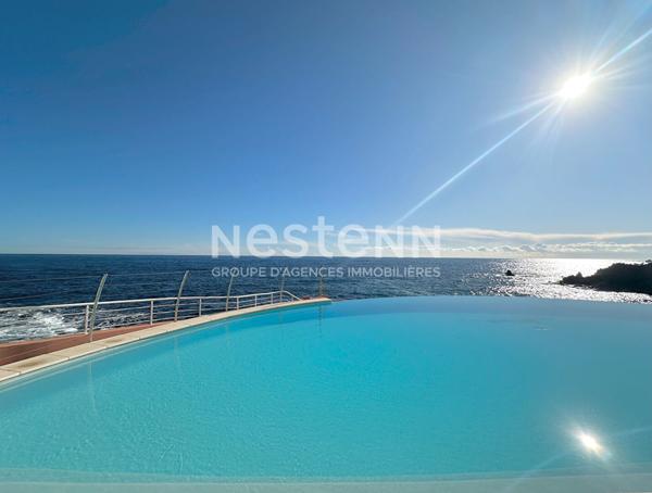 Appartement d'exception pleine vue mer pied dans l'eau à vendre entre Saint Raphaël et Cannes
