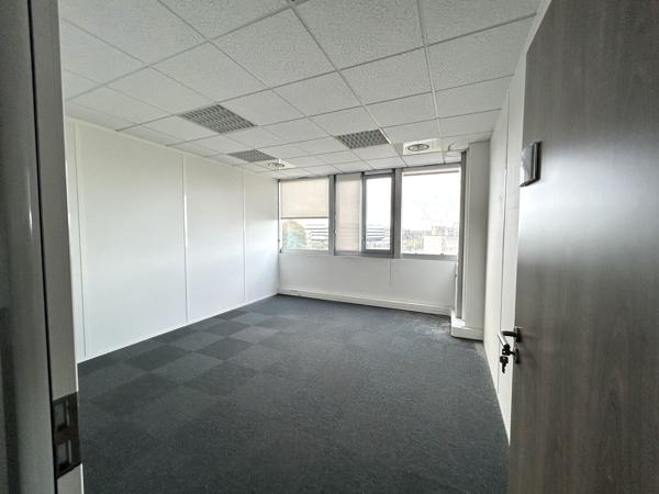 Bureaux à louer divisibles à partir de 119 m² à Bordeaux Lac proche tram