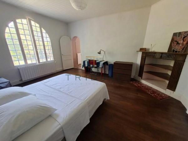 Maison 7 pièce(s) 4 chambre(s) 243 m²