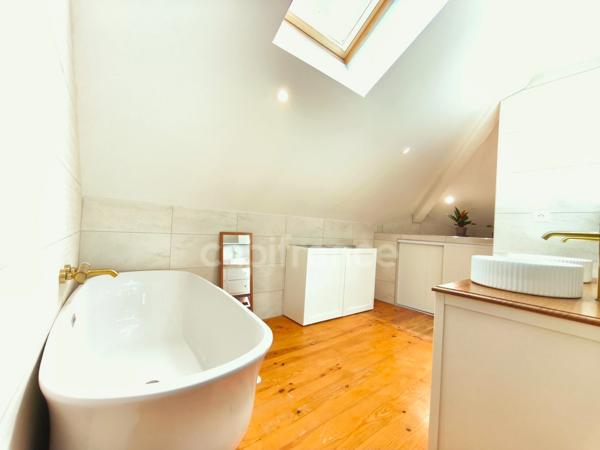 Maison à vendre 6 pièces, 215 m² habitables à AIRE SUR L'ADOUR (40)